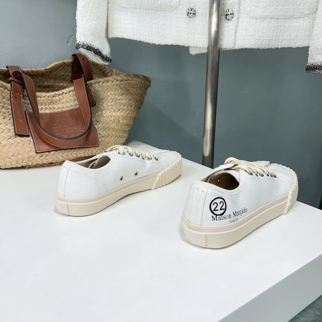 Maison Margiela Tabi Leather Sneakers - DopestKickz