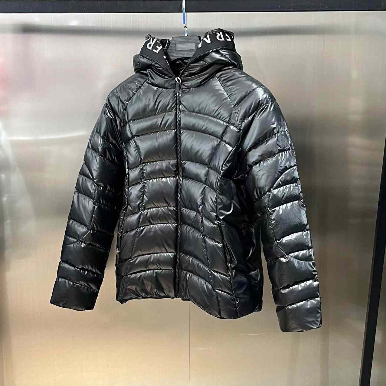 Moncler Narlay Short Down Jacket - DopestKickz