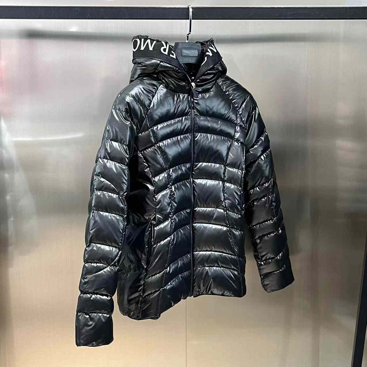 Moncler Narlay Short Down Jacket - DopestKickz