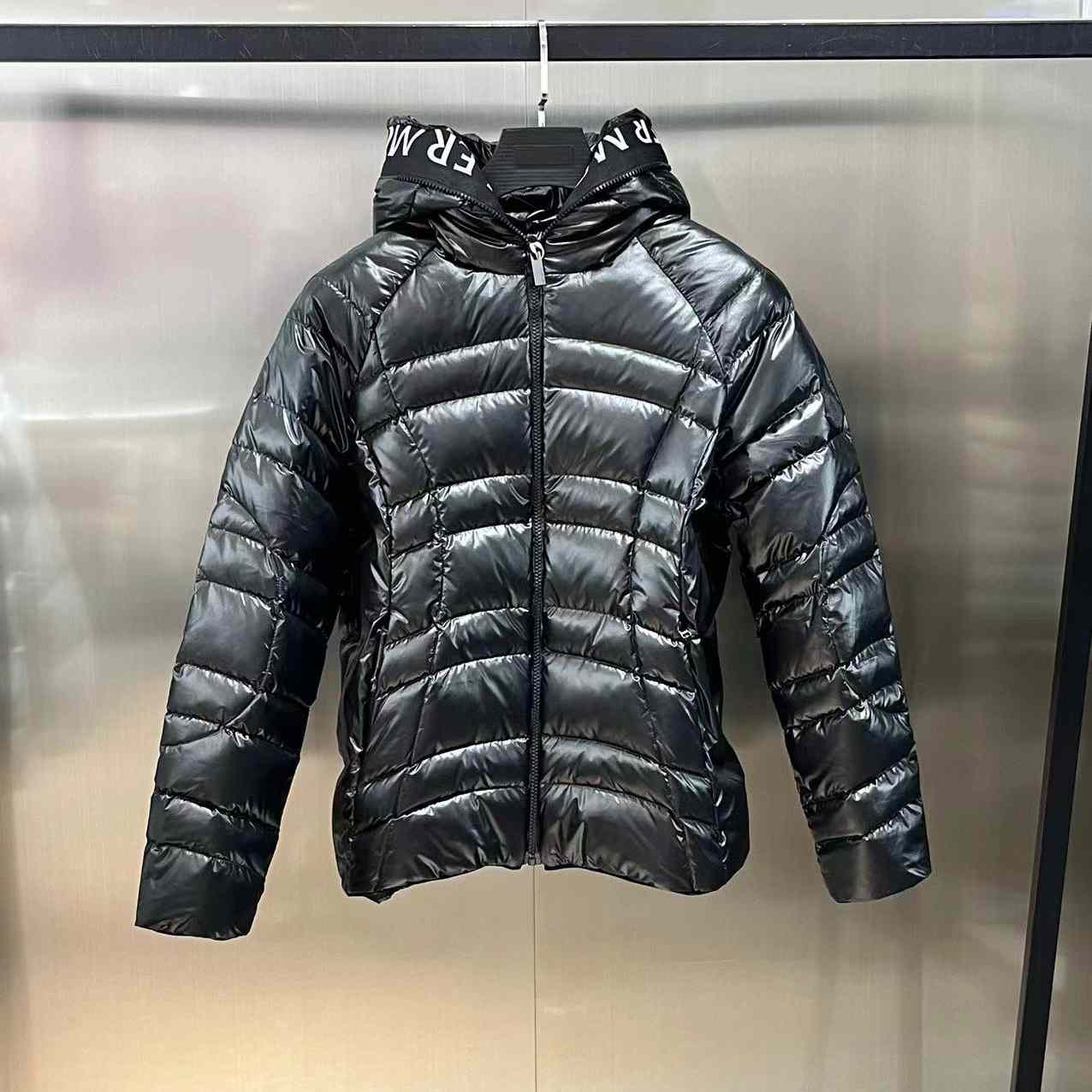 Moncler Narlay Short Down Jacket - DopestKickz