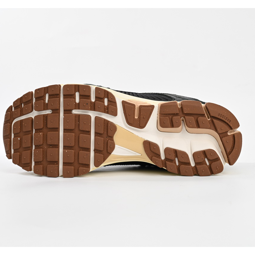 NikeAir Zoom Vomero 5 Pure Black Sneaker    FD0533-010  - DopestKickz