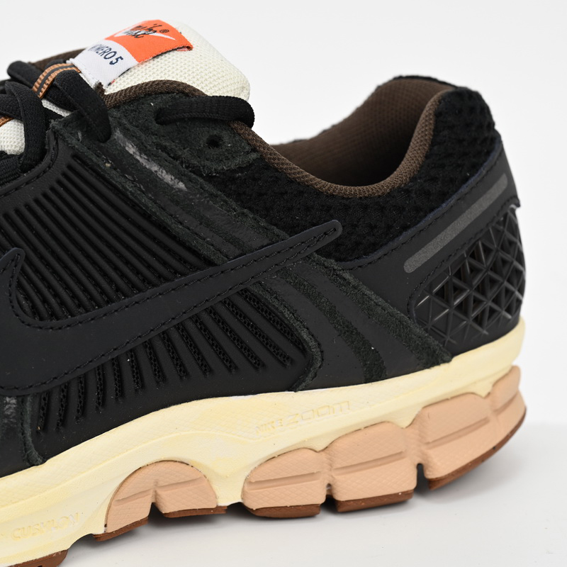 NikeAir Zoom Vomero 5 Pure Black Sneaker    FD0533-010  - DopestKickz