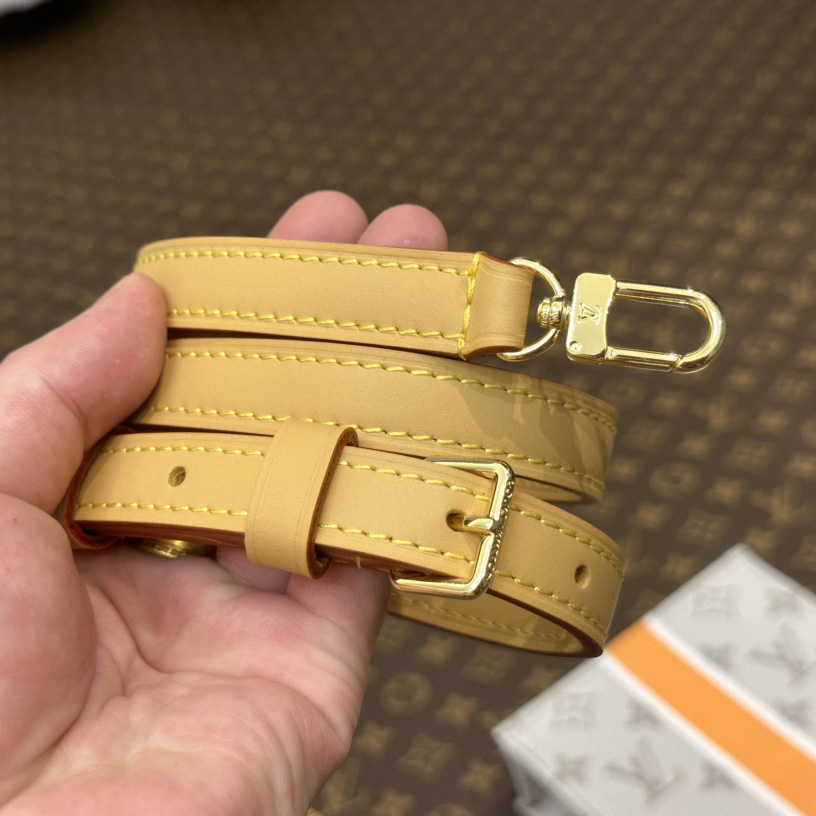 Louis Vuitton Petit Sac Plat(14 x 17 x 5cm)   M23615 - DopestKickz