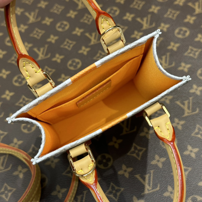 Louis Vuitton Petit Sac Plat(14 x 17 x 5cm)   M23615 - DopestKickz