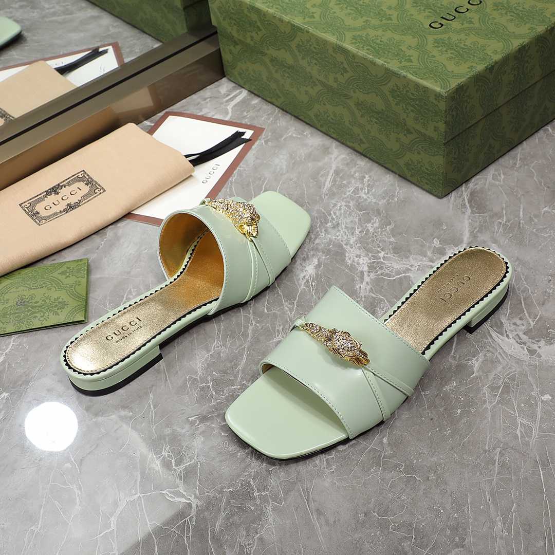 Gucci Women's Slide Sandal With Hardware - DopestKickz