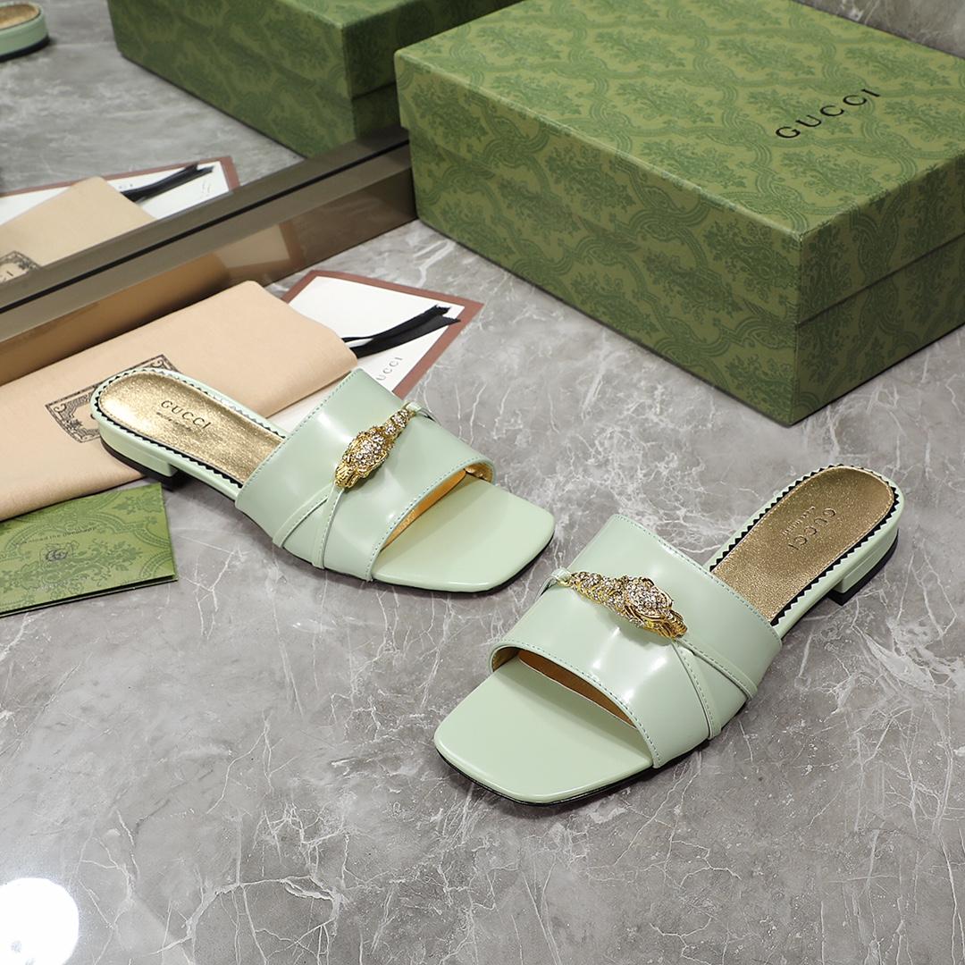 Gucci Women's Slide Sandal With Hardware - DopestKickz