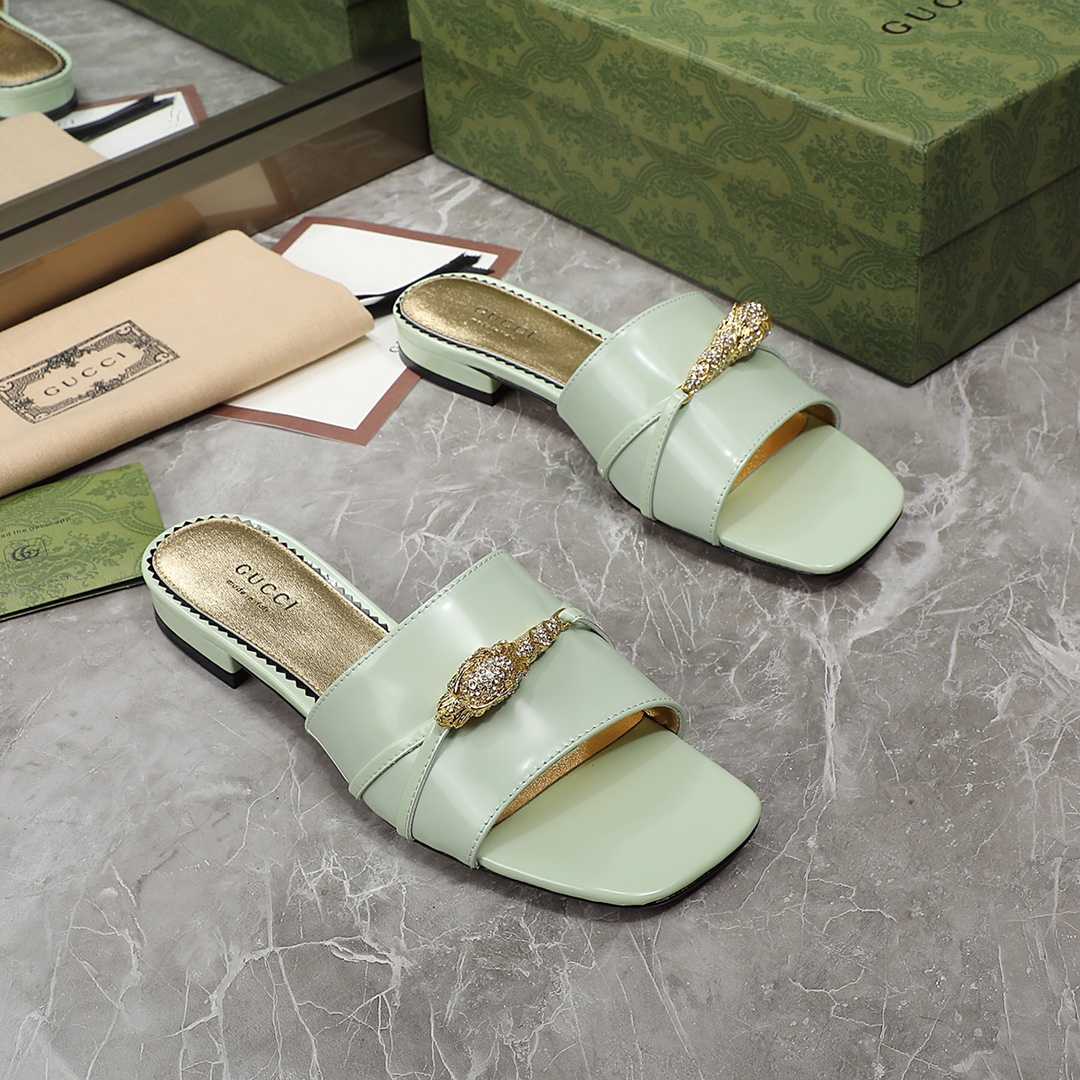 Gucci Women's Slide Sandal With Hardware - DopestKickz