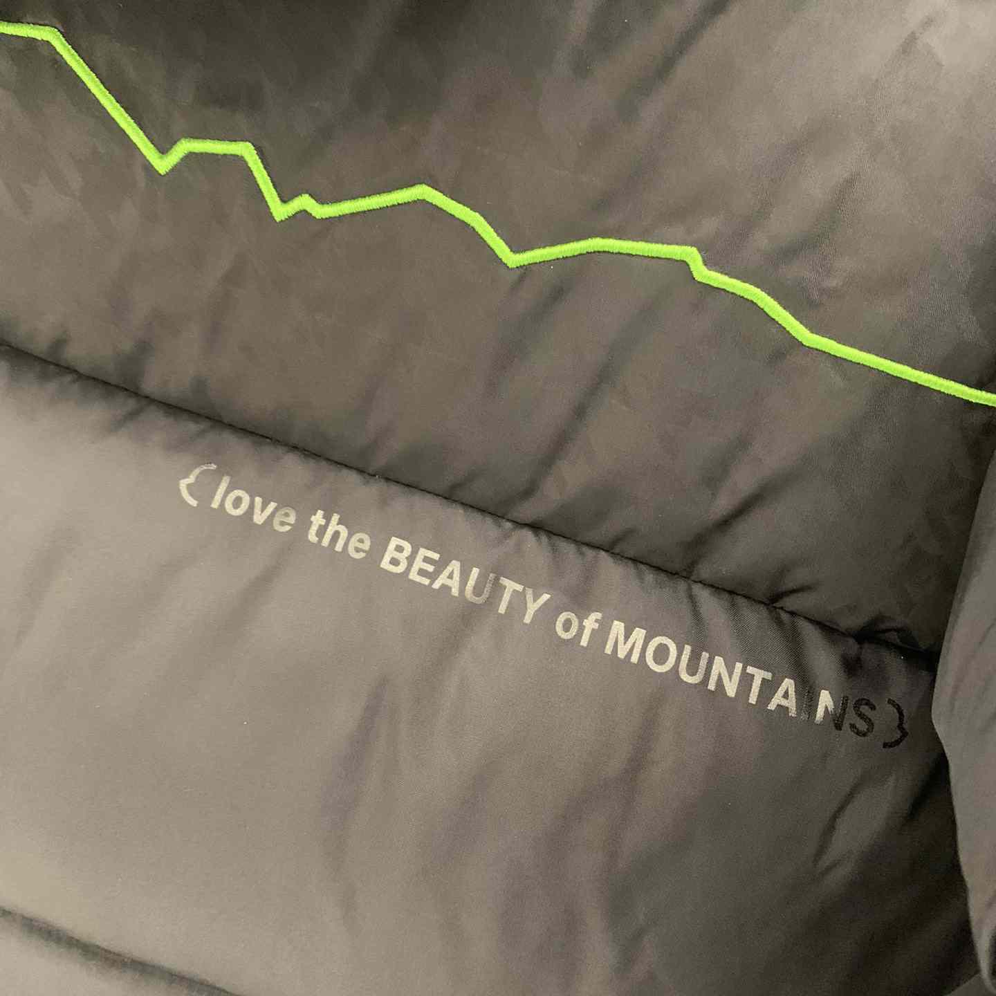 Moncler Acanthus Short Down Jacket - DopestKickz