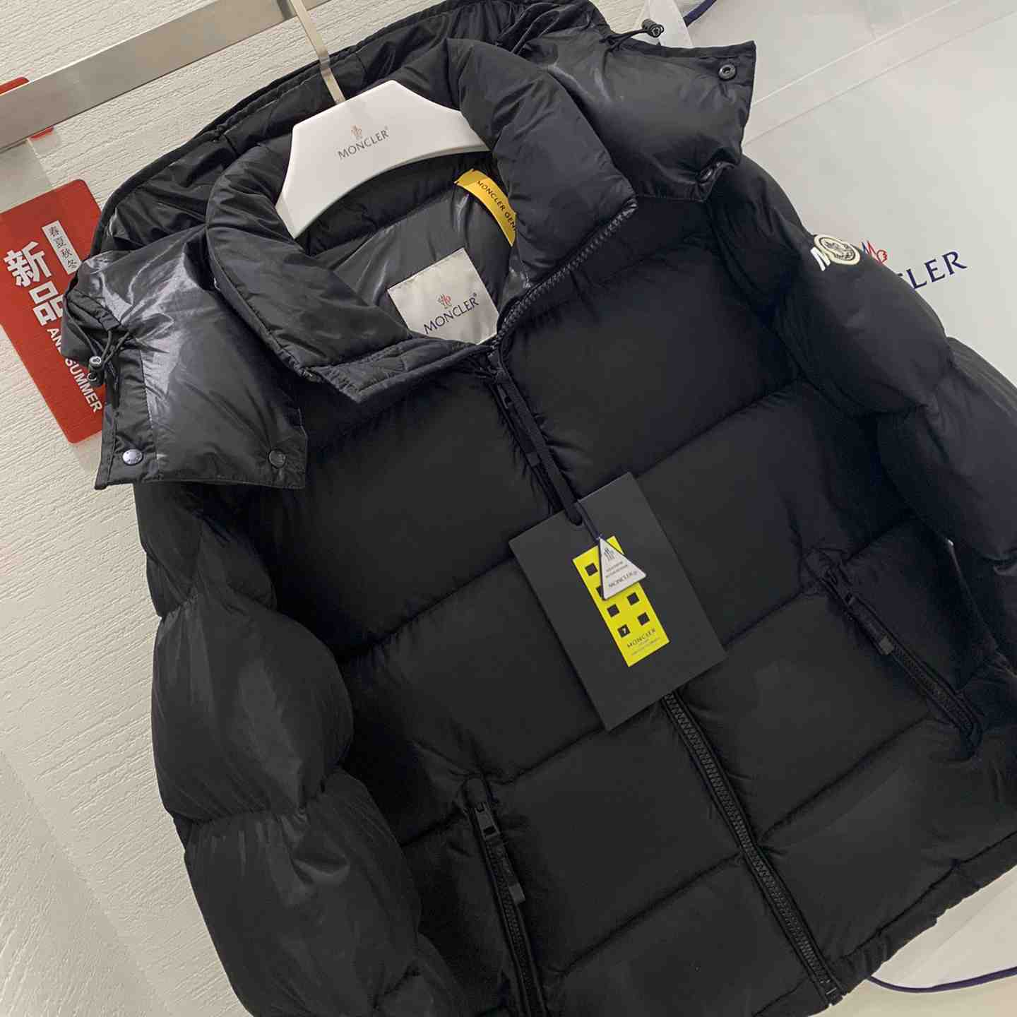 Moncler Acanthus Short Down Jacket - DopestKickz