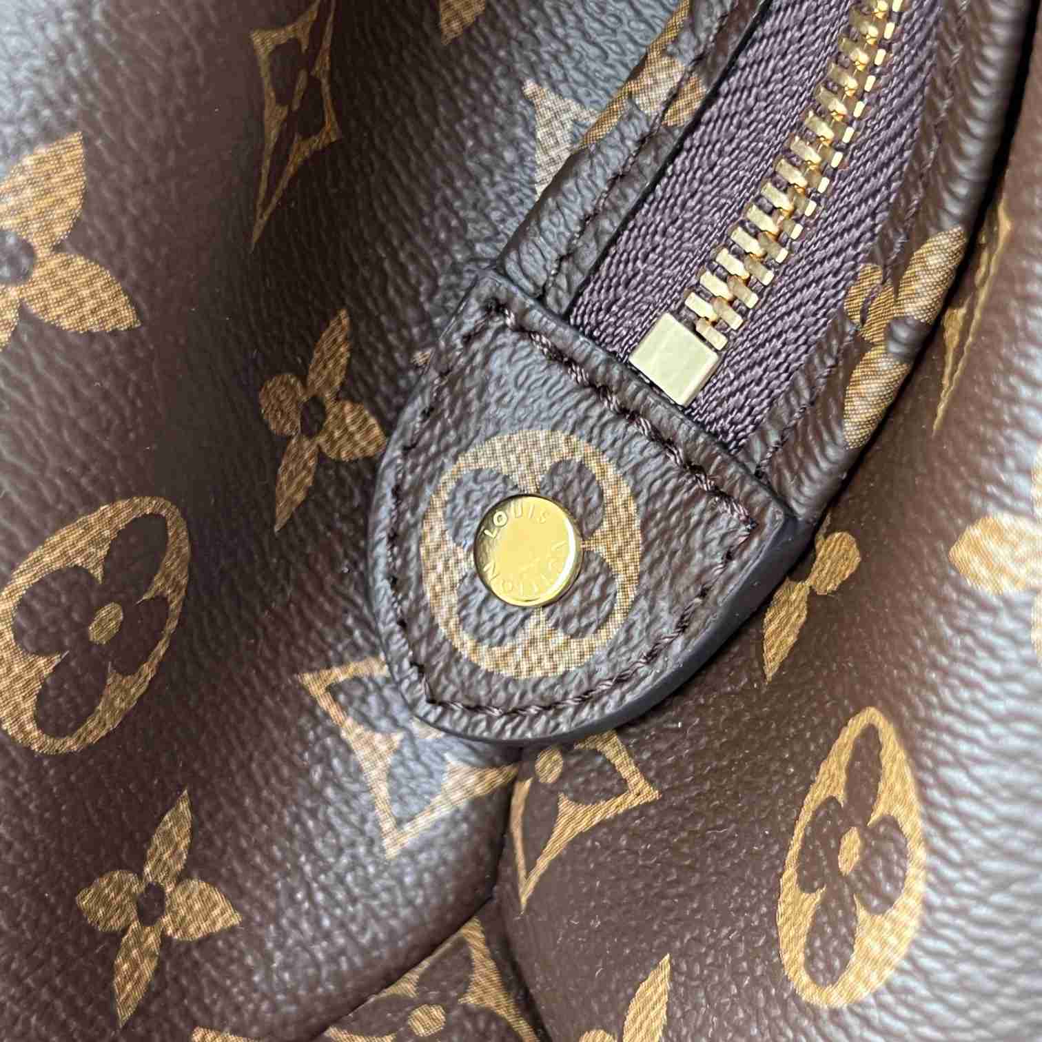 Louis Vuitton Grand Palais (34 x 24 x 15cm) - DopestKickz