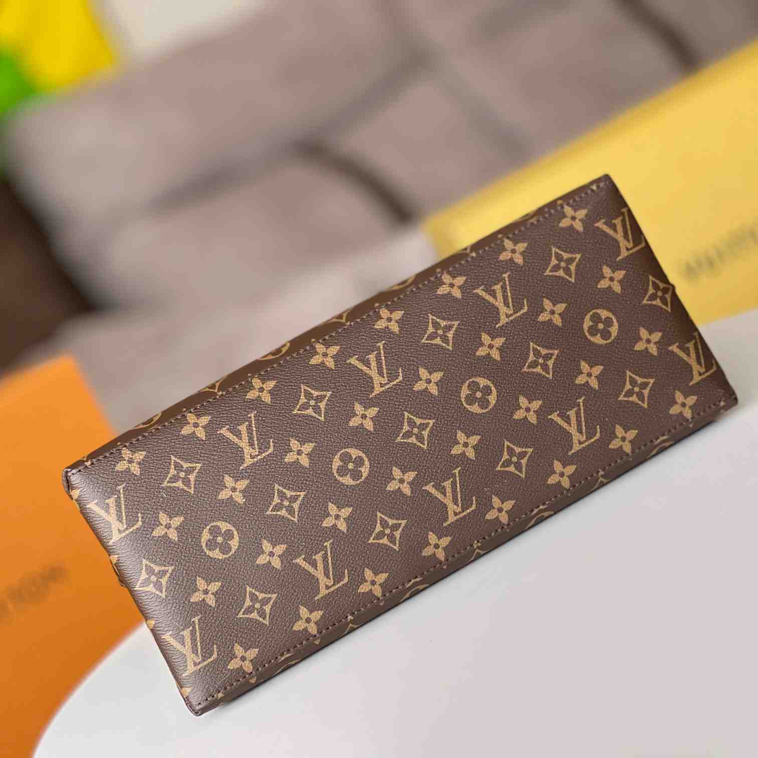 Louis Vuitton Grand Palais (34 x 24 x 15cm) - DopestKickz