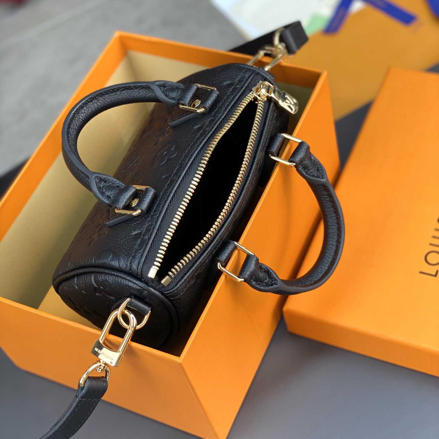 Louis Vuitton Nano Speedy (16-10-7.5cm)       M82450 - DopestKickz