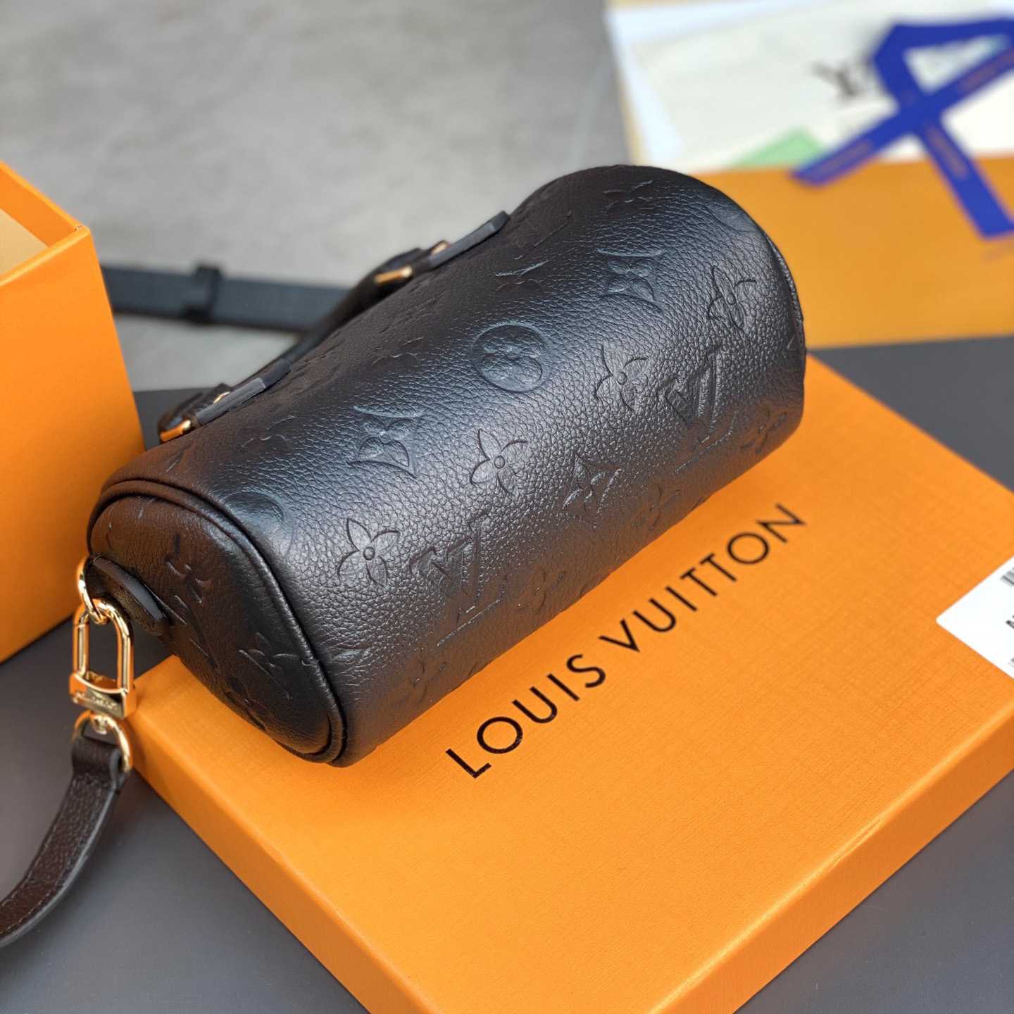 Louis Vuitton Nano Speedy (16-10-7.5cm)       M82450 - DopestKickz