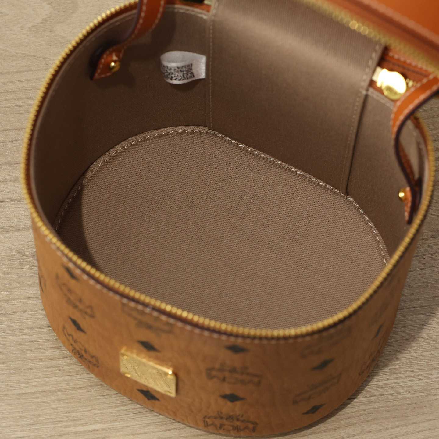 MCM Visetos Bucket Bag (14-16-16cm) - DopestKickz