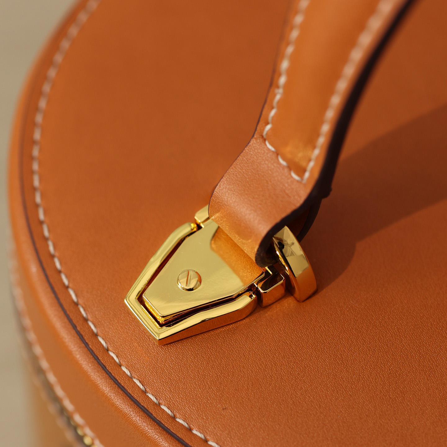 MCM Visetos Bucket Bag (14-16-16cm) - DopestKickz