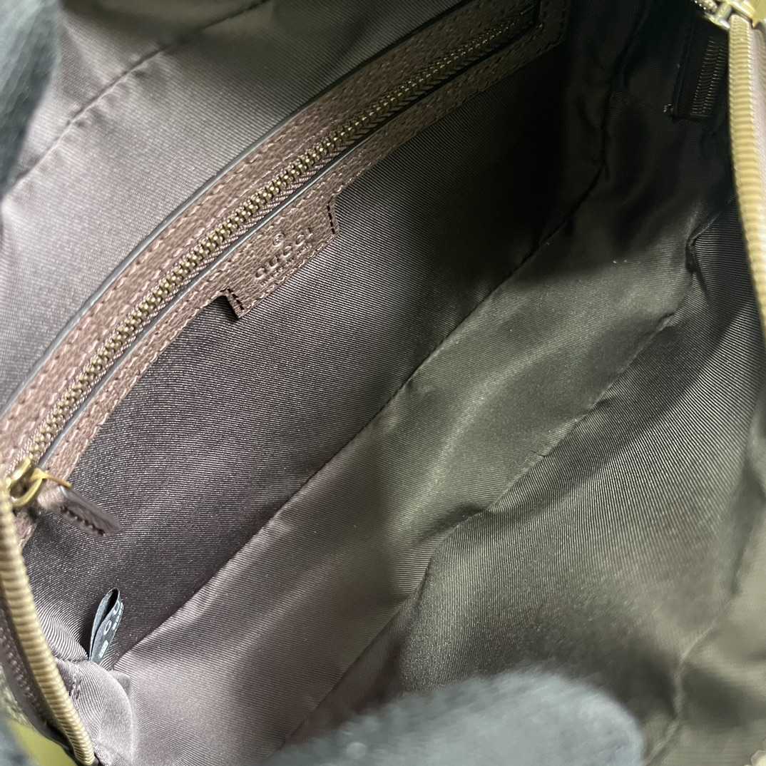 Gucci  Savoy Toiletry Case With Web (14.5x 23.5x 6.5cm) - DopestKickz