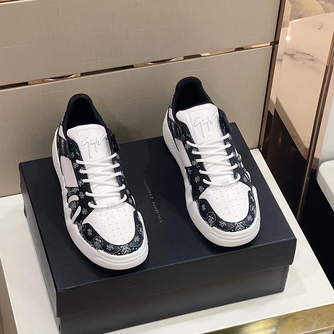 Giuseppe Zanotti Talon Paisley-print Sneakers - DopestKickz