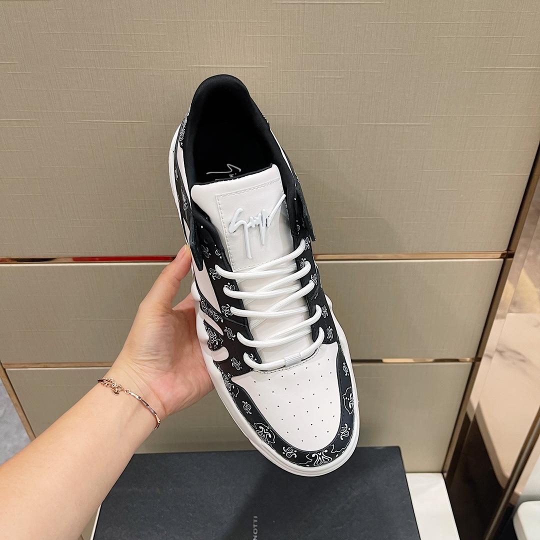 Giuseppe Zanotti Talon Paisley-print Sneakers - DopestKickz