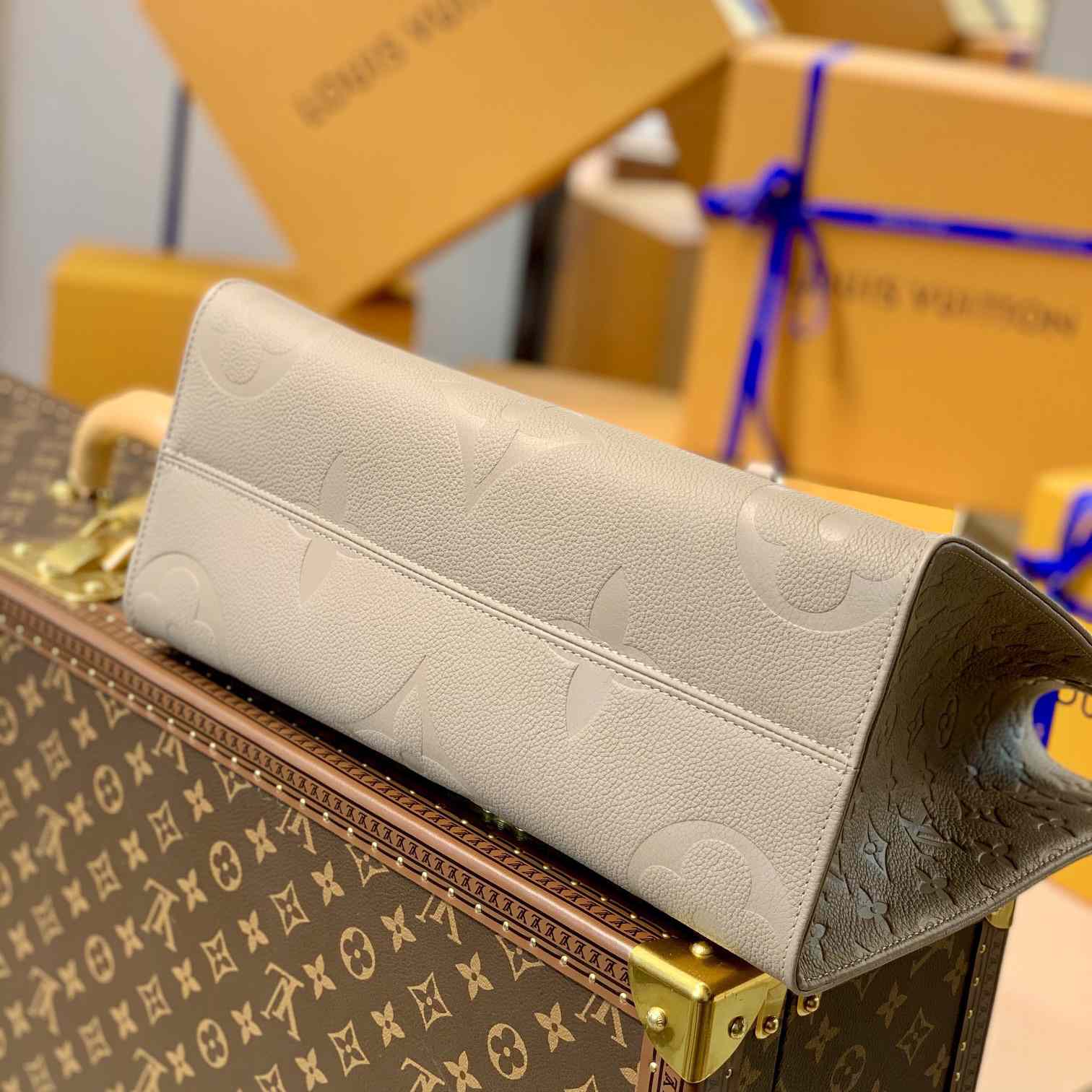 Louis Vuitton Onthego MM      M45607 - DopestKickz