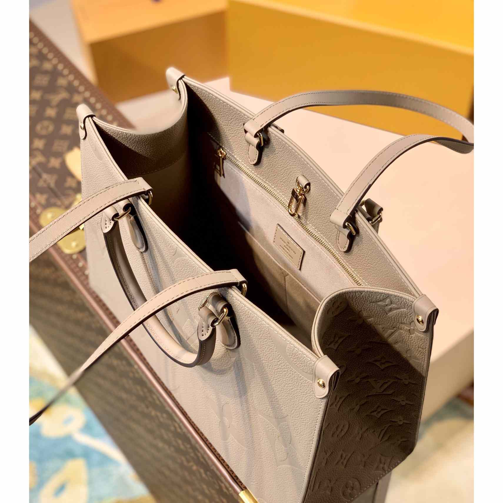 Louis Vuitton Onthego MM      M45607 - DopestKickz