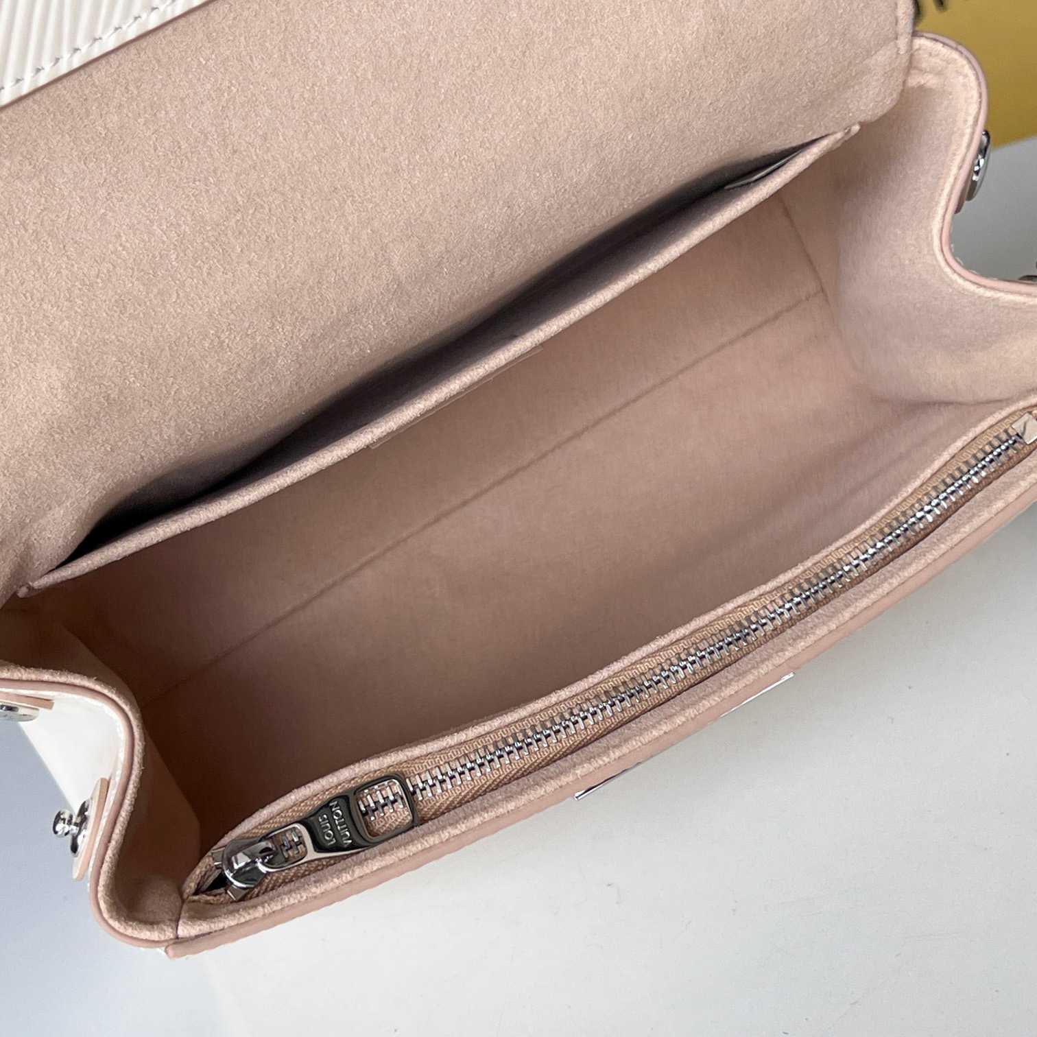 Louis Vuitton Cluny Mini (20 x 16 x 7.5cm)M58928 - DopestKickz