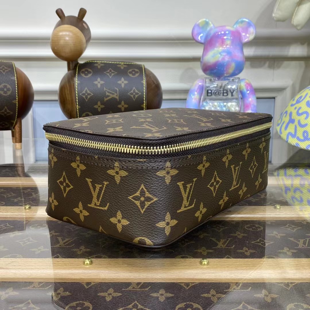 Louis Vuitton Packing Cube MM (22.4-18.5-14cm)  M43689 - DopestKickz