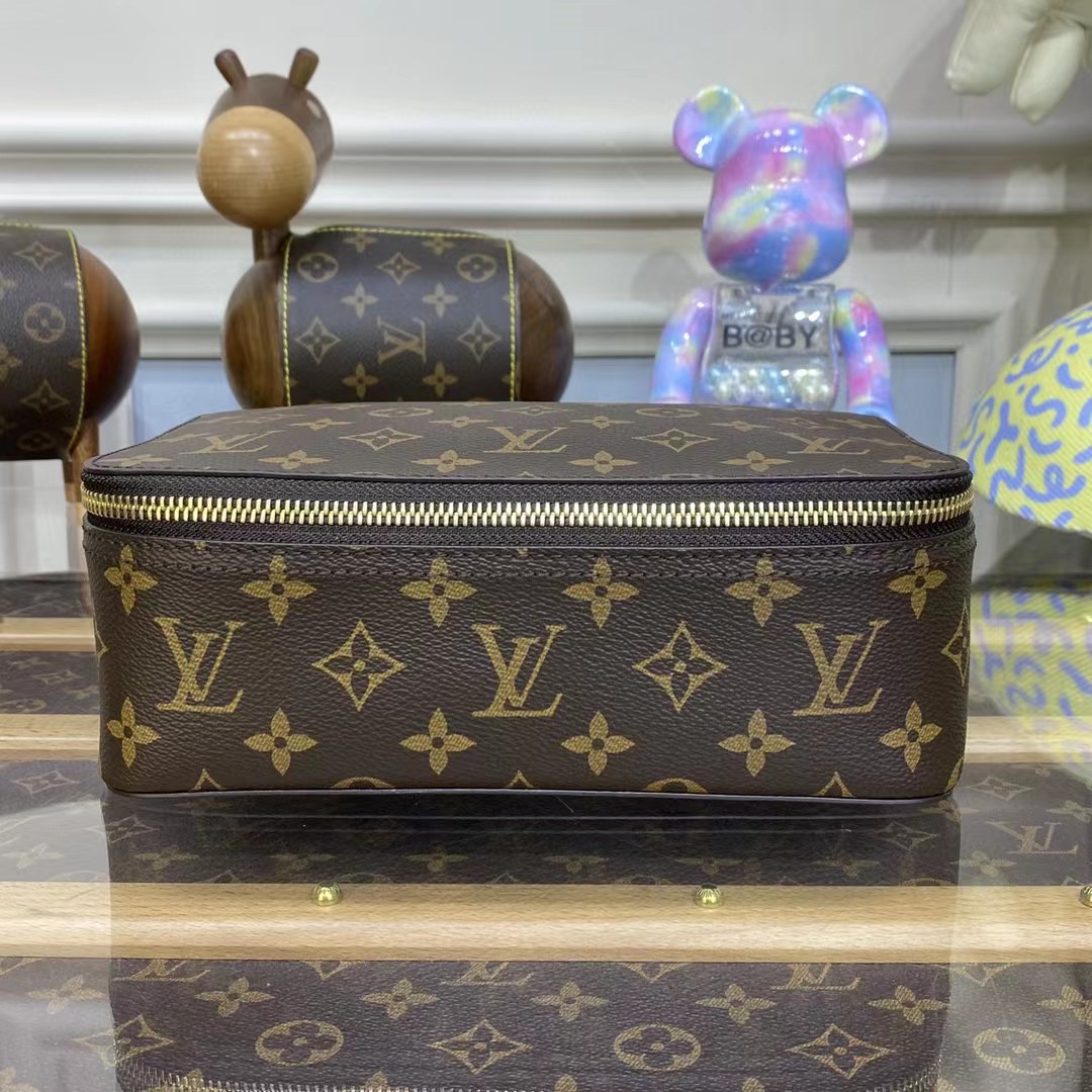 Louis Vuitton Packing Cube MM (22.4-18.5-14cm)  M43689 - DopestKickz