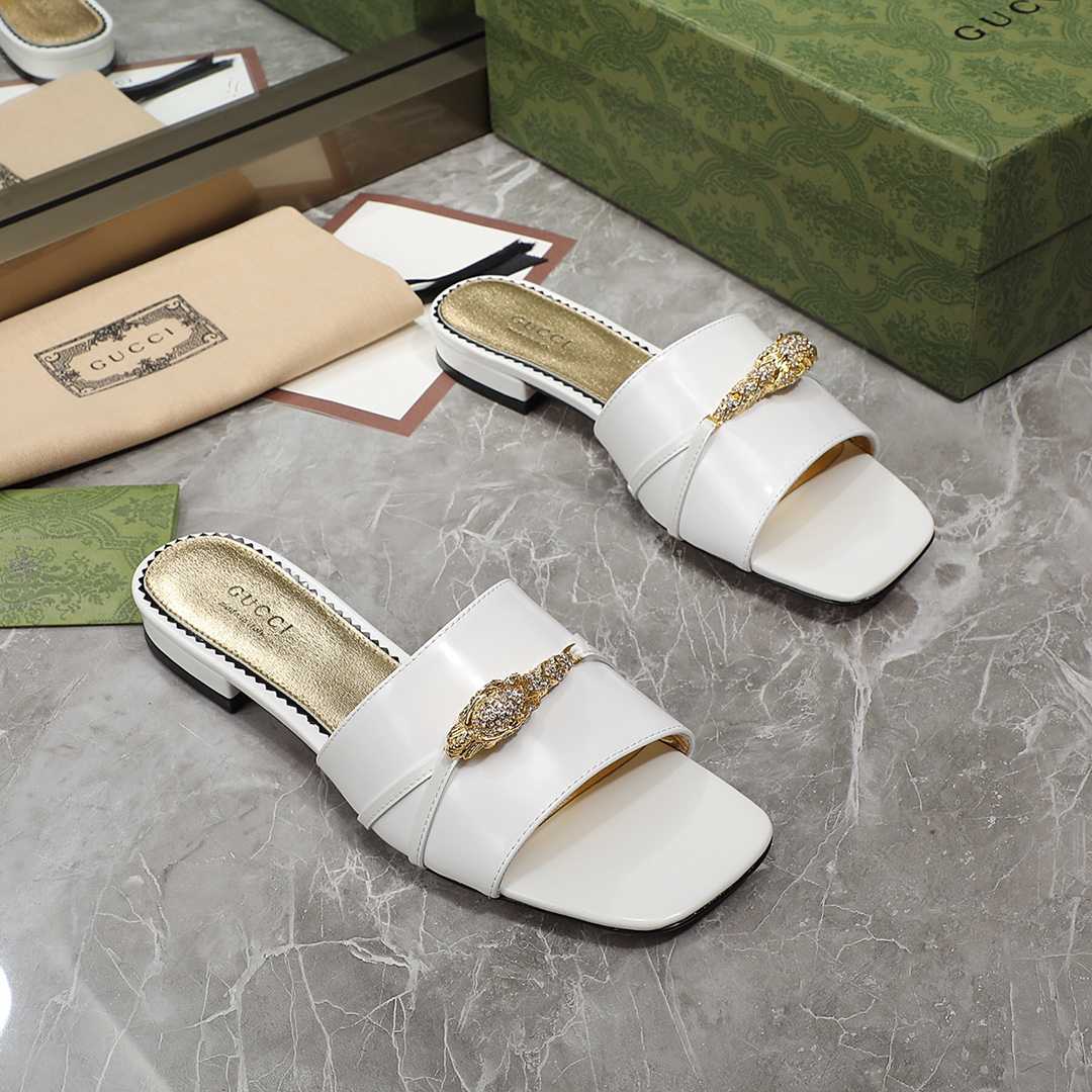 Gucci Women's Slide Sandal With Hardware - DopestKickz