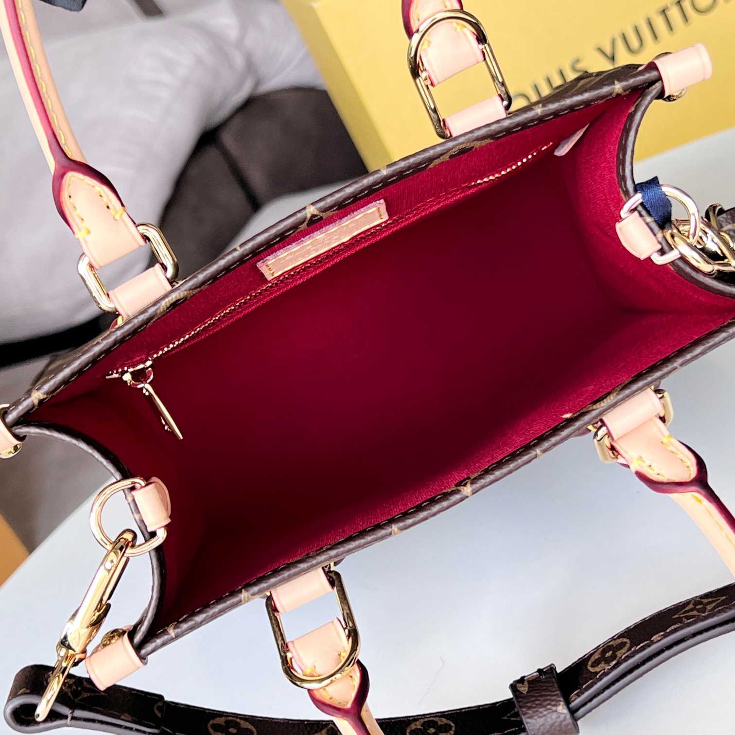 Louis Vuitton Sac Plat BB (21.5x22x9cm)M46265 - DopestKickz