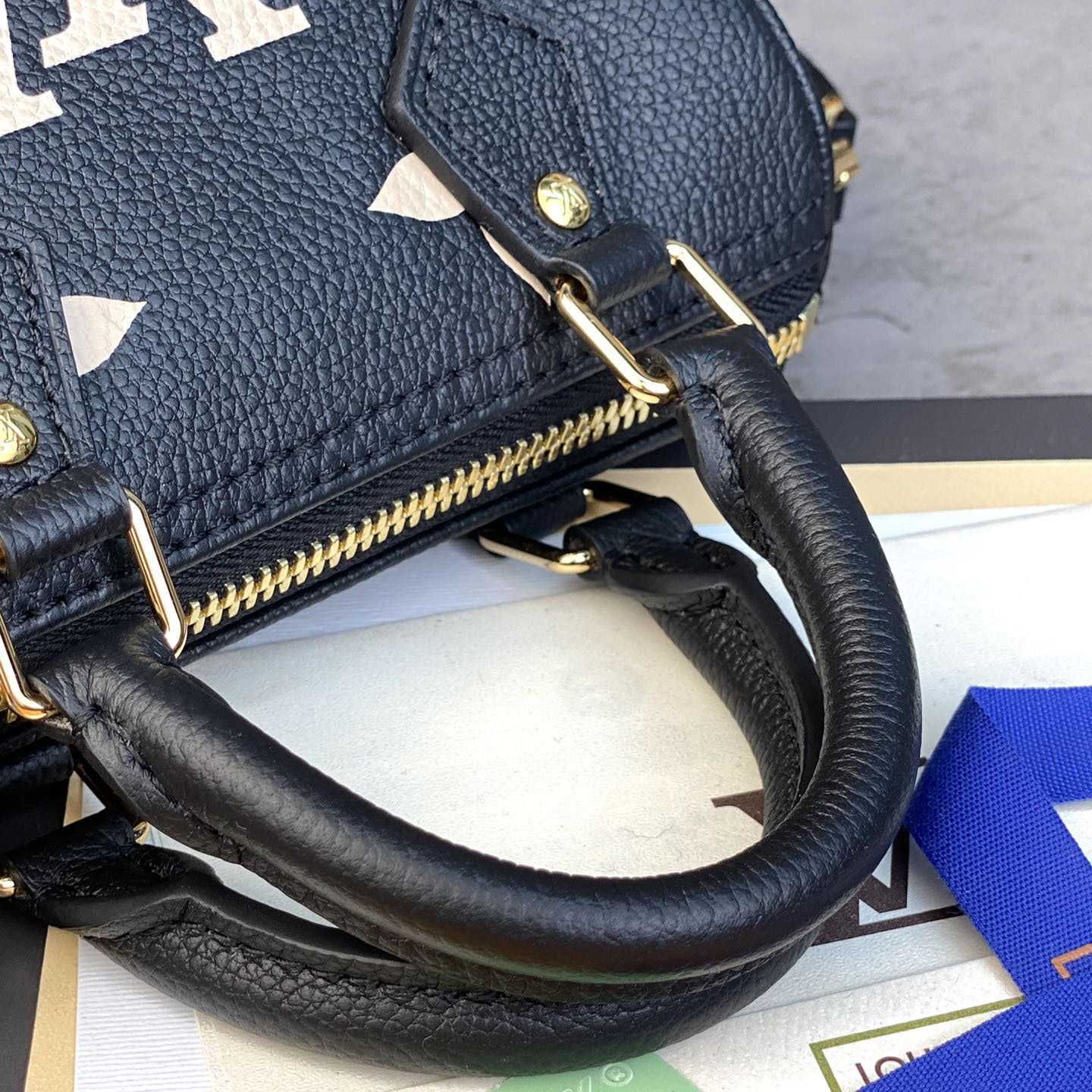 Louis Vuitton Nano Speedy (16-10-7.5cm)       M81456 - DopestKickz