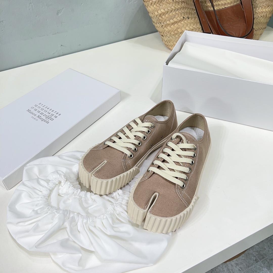 Maison Margiela Tabi Leather Sneakers    - DopestKickz