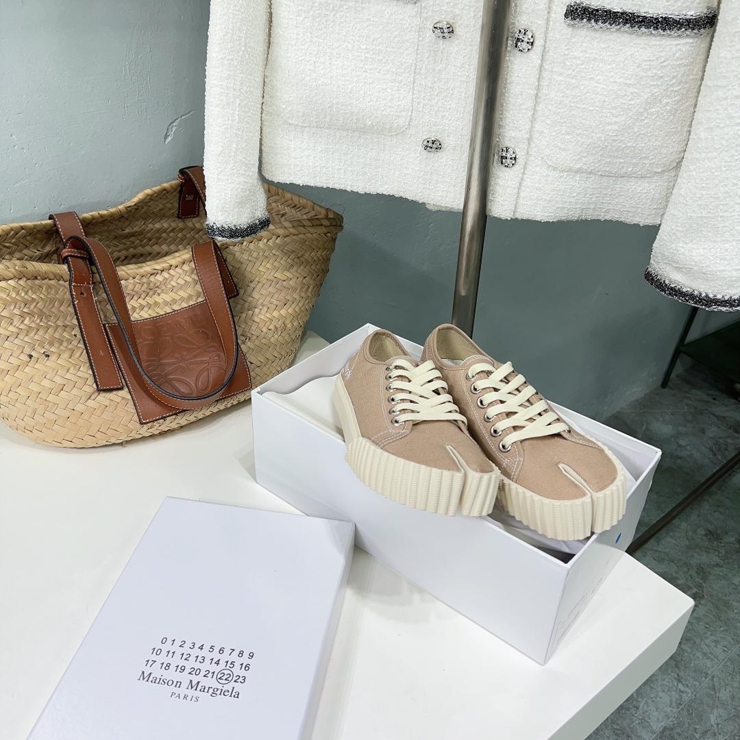 Maison Margiela Tabi Leather Sneakers    - DopestKickz