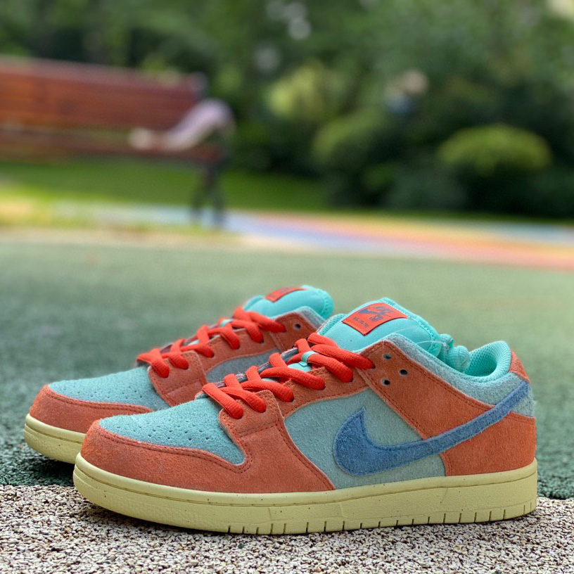 Nike Dunk SB Low Noise Aqua Sneakers       DV5429-80 - DopestKickz
