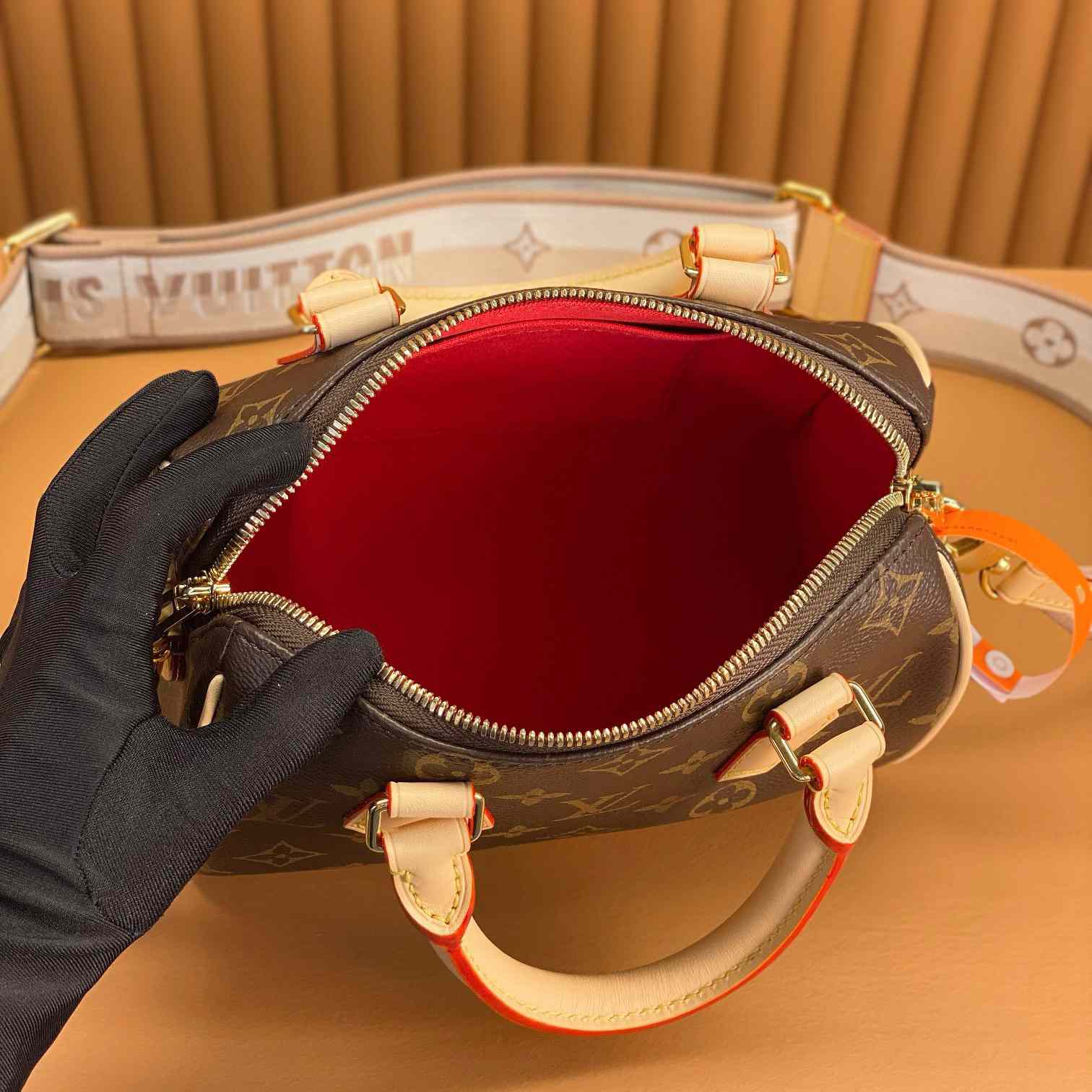 Louis Vuitton Speedy Bandoulière 20  (20.5 x 13.5 x 12cm)       M46222 - DopestKickz