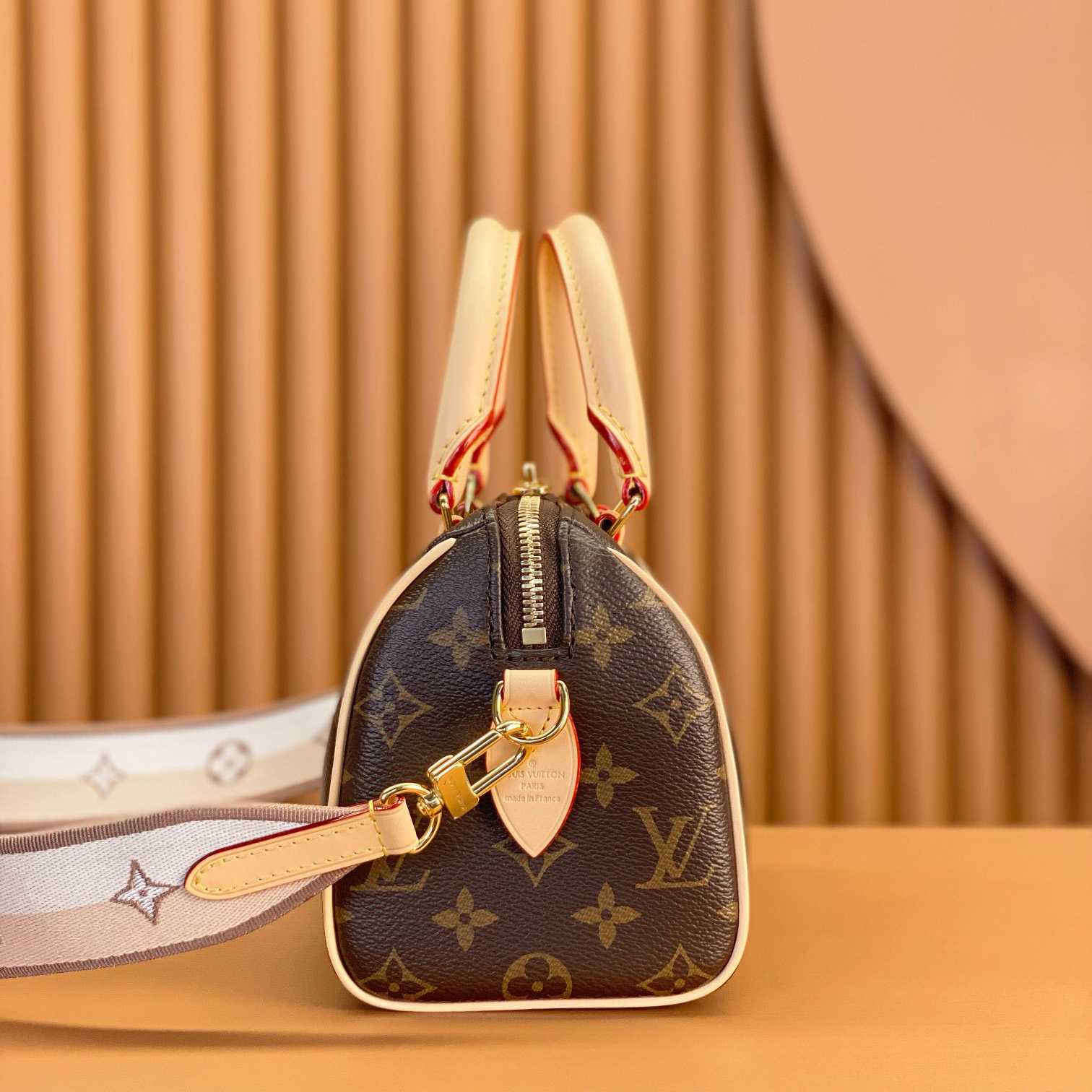 Louis Vuitton Speedy Bandoulière 20  (20.5 x 13.5 x 12cm)       M46222 - DopestKickz