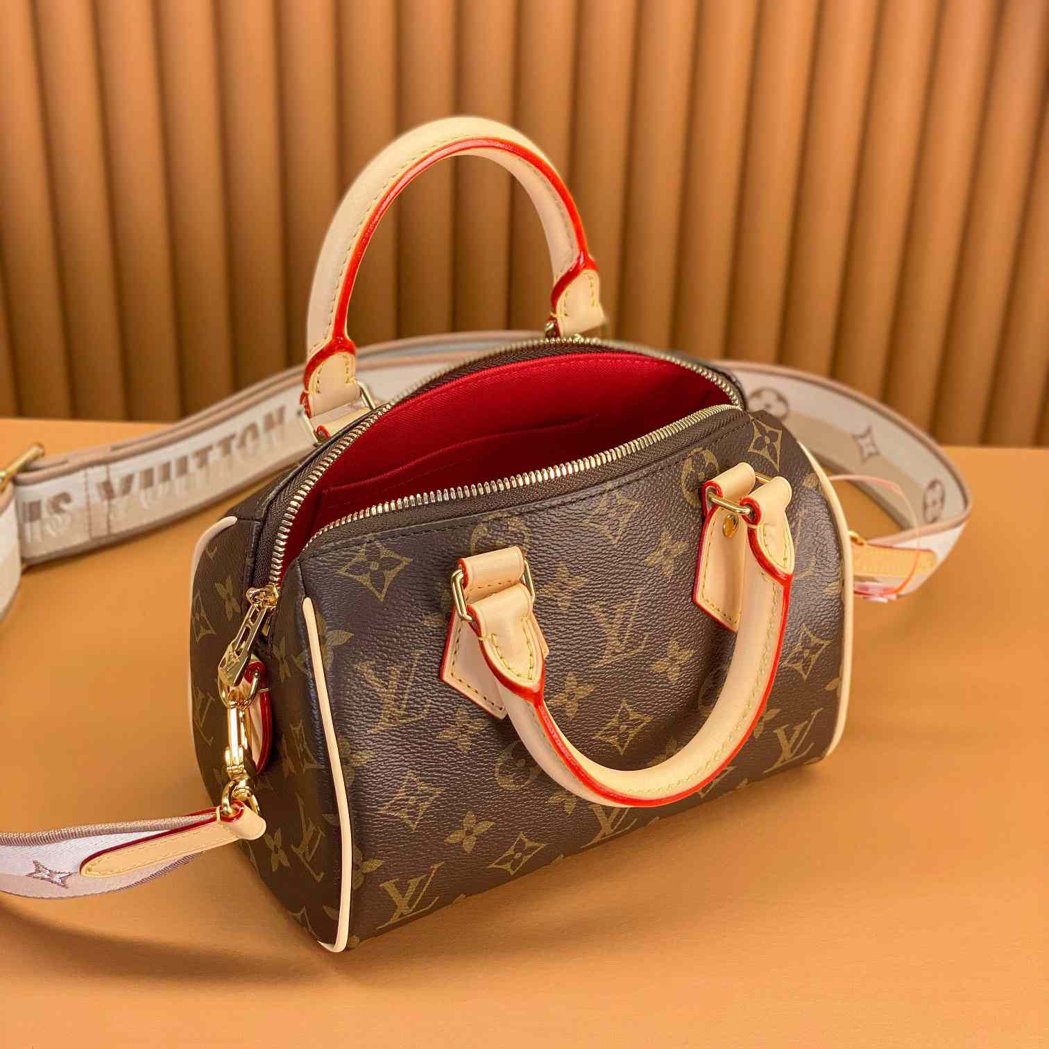 Louis Vuitton Speedy Bandoulière 20  (20.5 x 13.5 x 12cm)       M46222 - DopestKickz