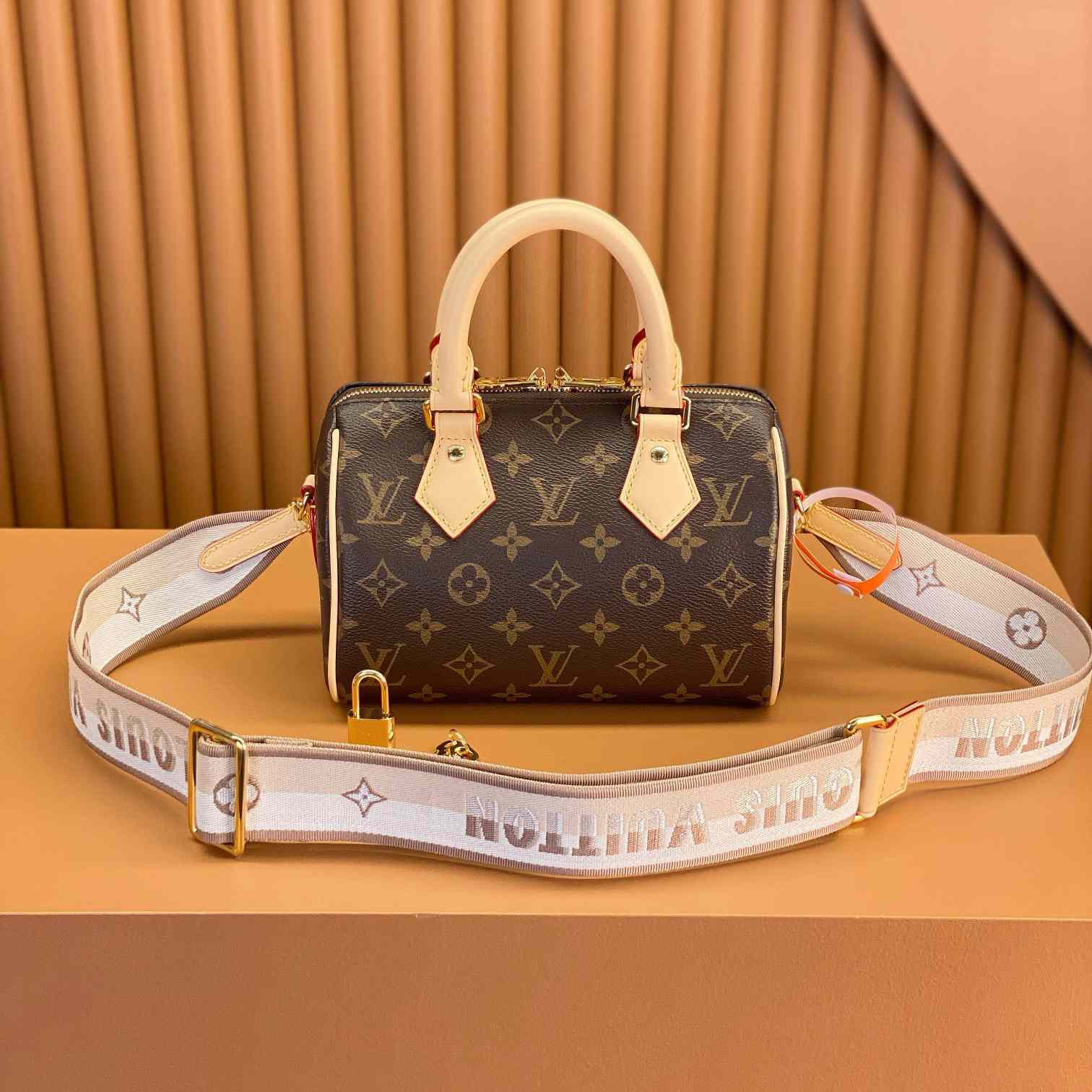 Louis Vuitton Speedy Bandoulière 20  (20.5 x 13.5 x 12cm)       M46222 - DopestKickz