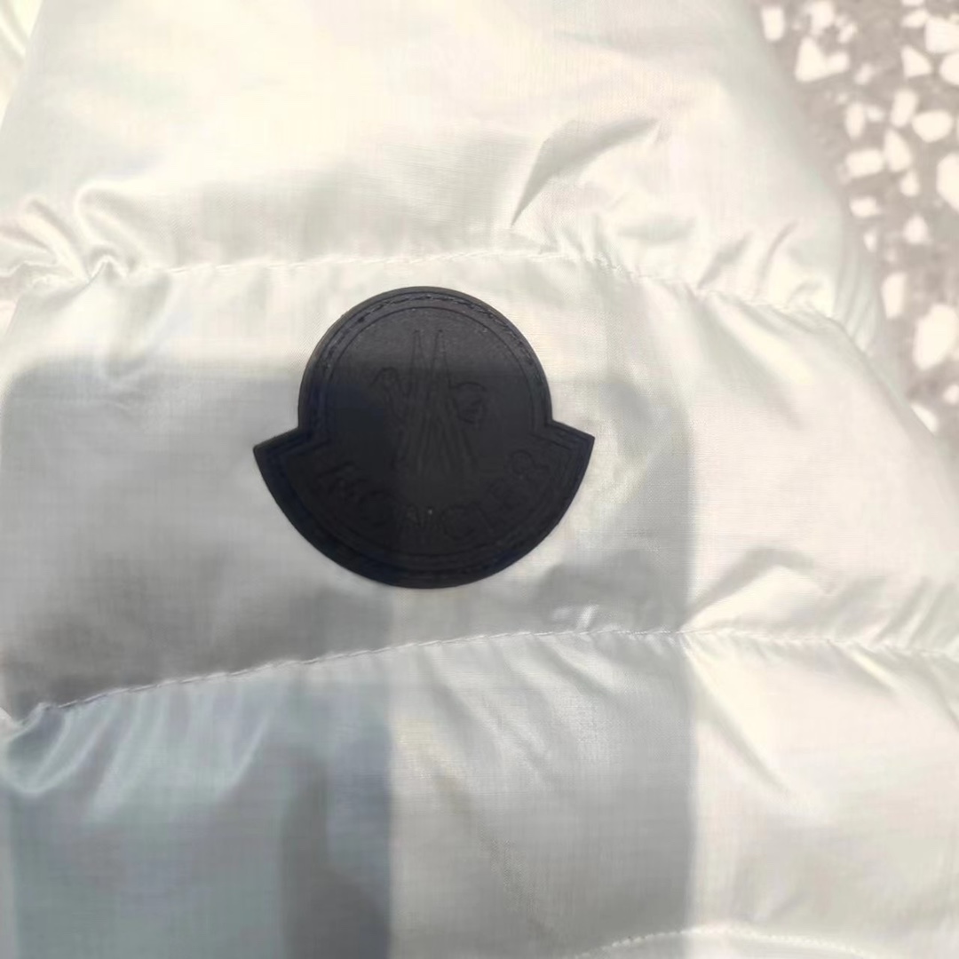 Moncler Narlay Short Down Jacket - DopestKickz