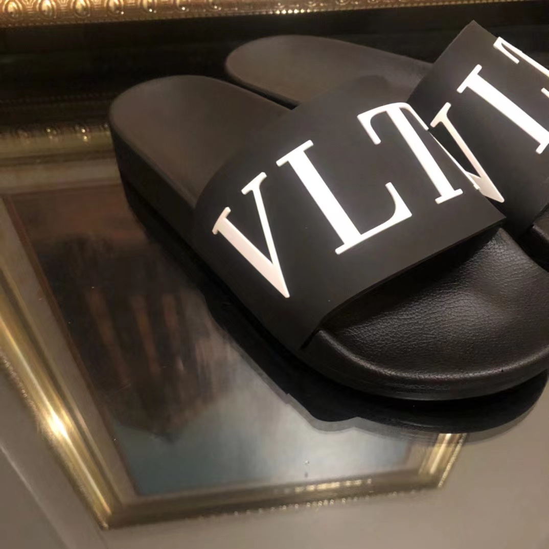 Valenti Garavani Vltn Slider Sandal - DopestKickz