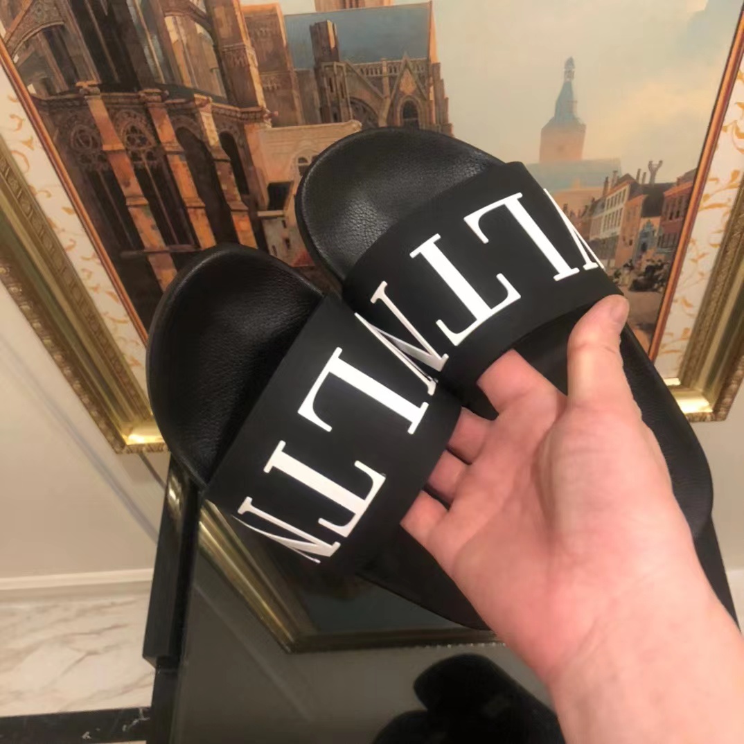 Valenti Garavani Vltn Slider Sandal - DopestKickz