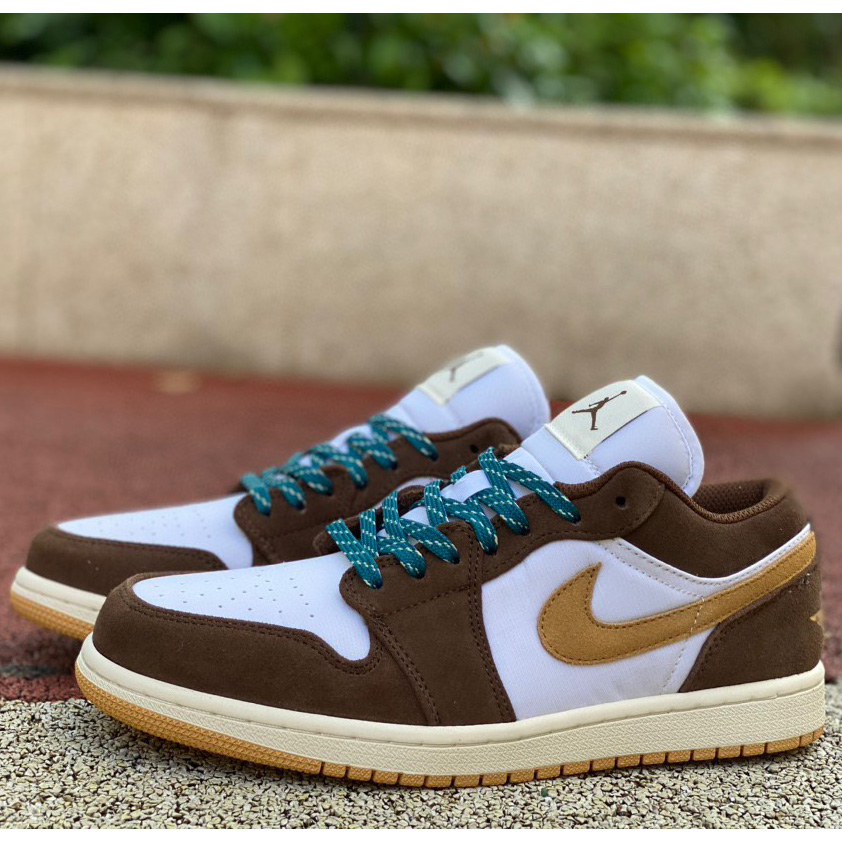 Air Jordan 1 Low Sneaker    FB2216-200 - DopestKickz