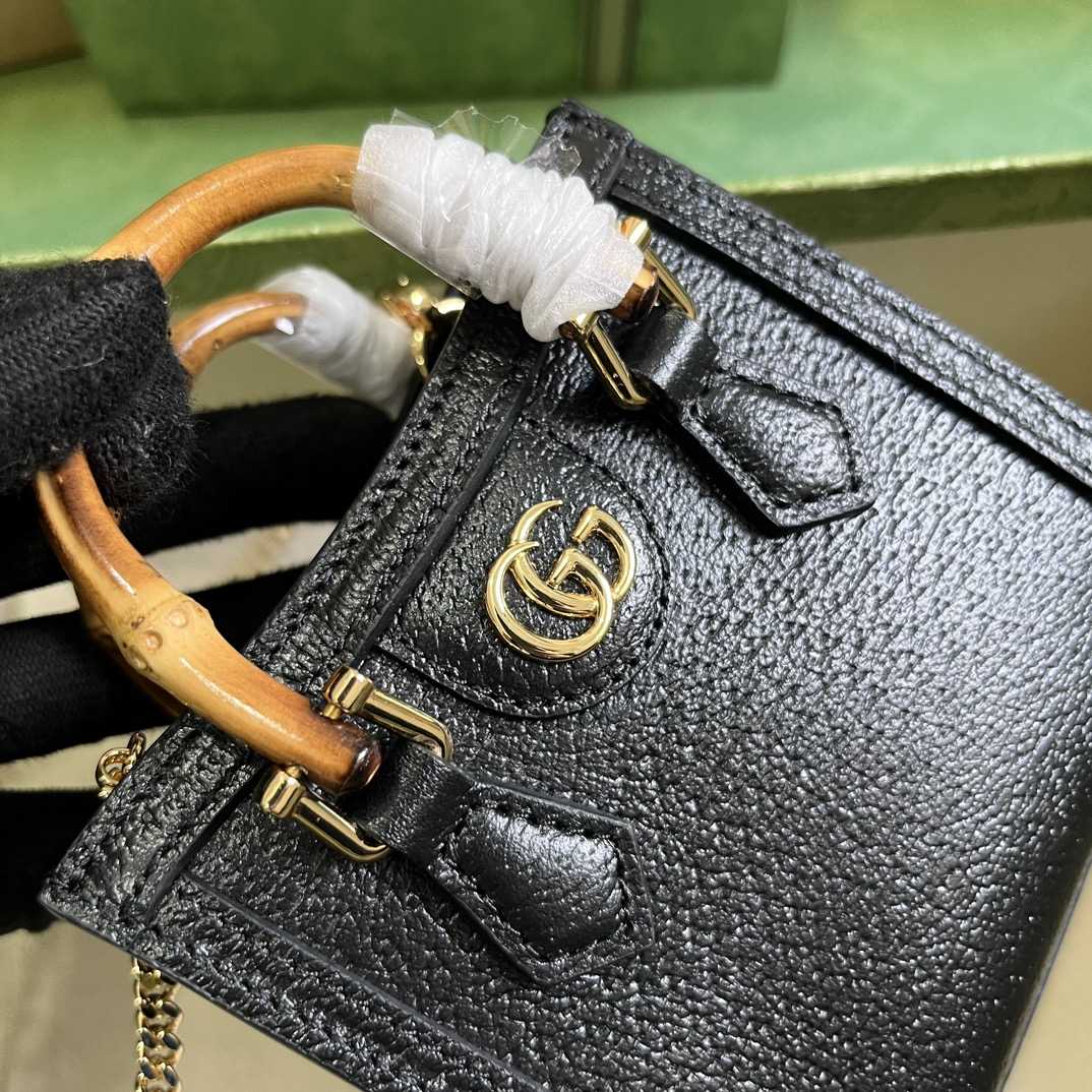 Gucci Diana Super Mini Bag (16.5x 12x 6cm) - DopestKickz