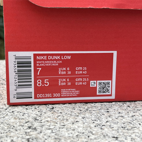 Nike SB Dunk Low Sneaker     DD1931-100 - DopestKickz