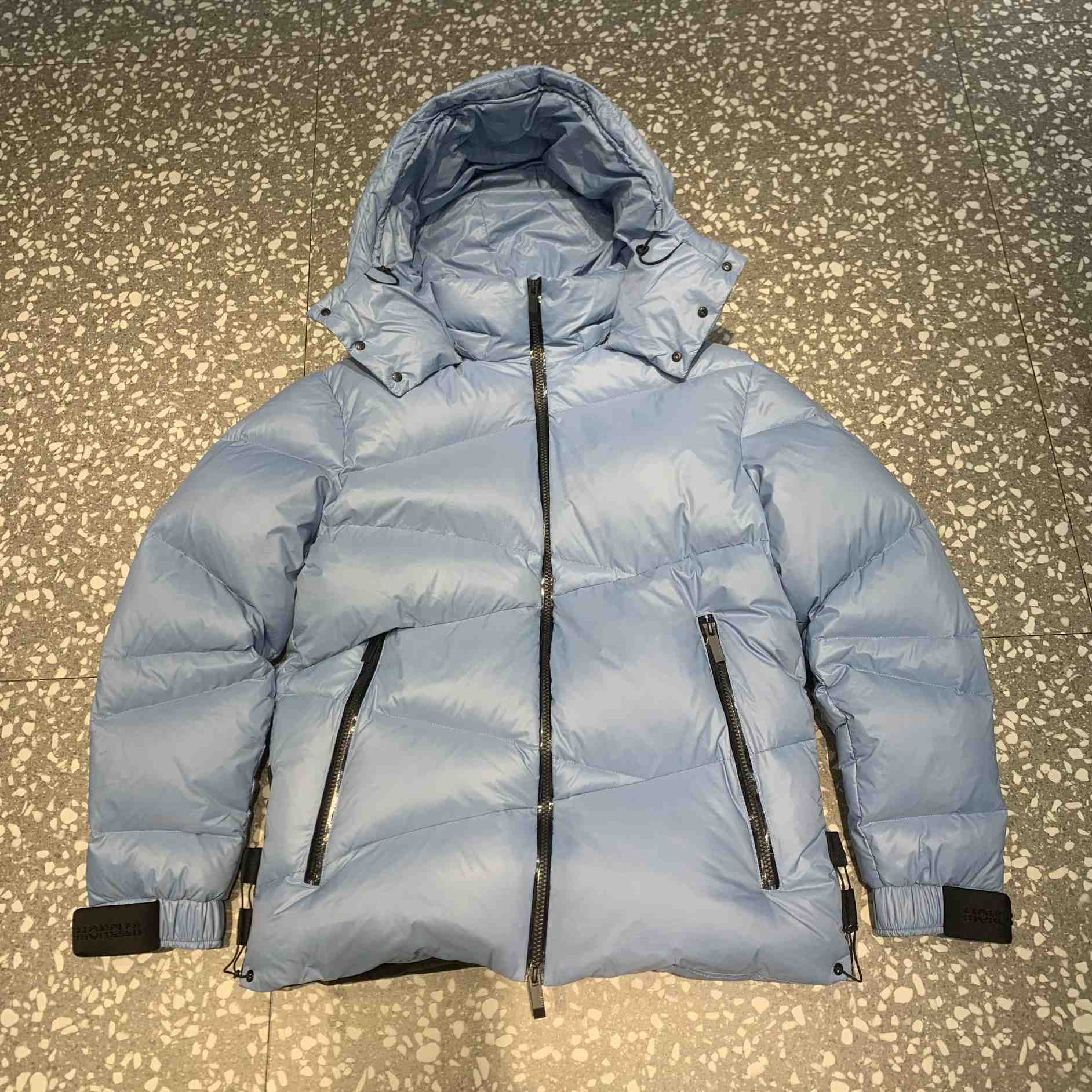 Moncler Yonne Short Down Jacket - DopestKickz