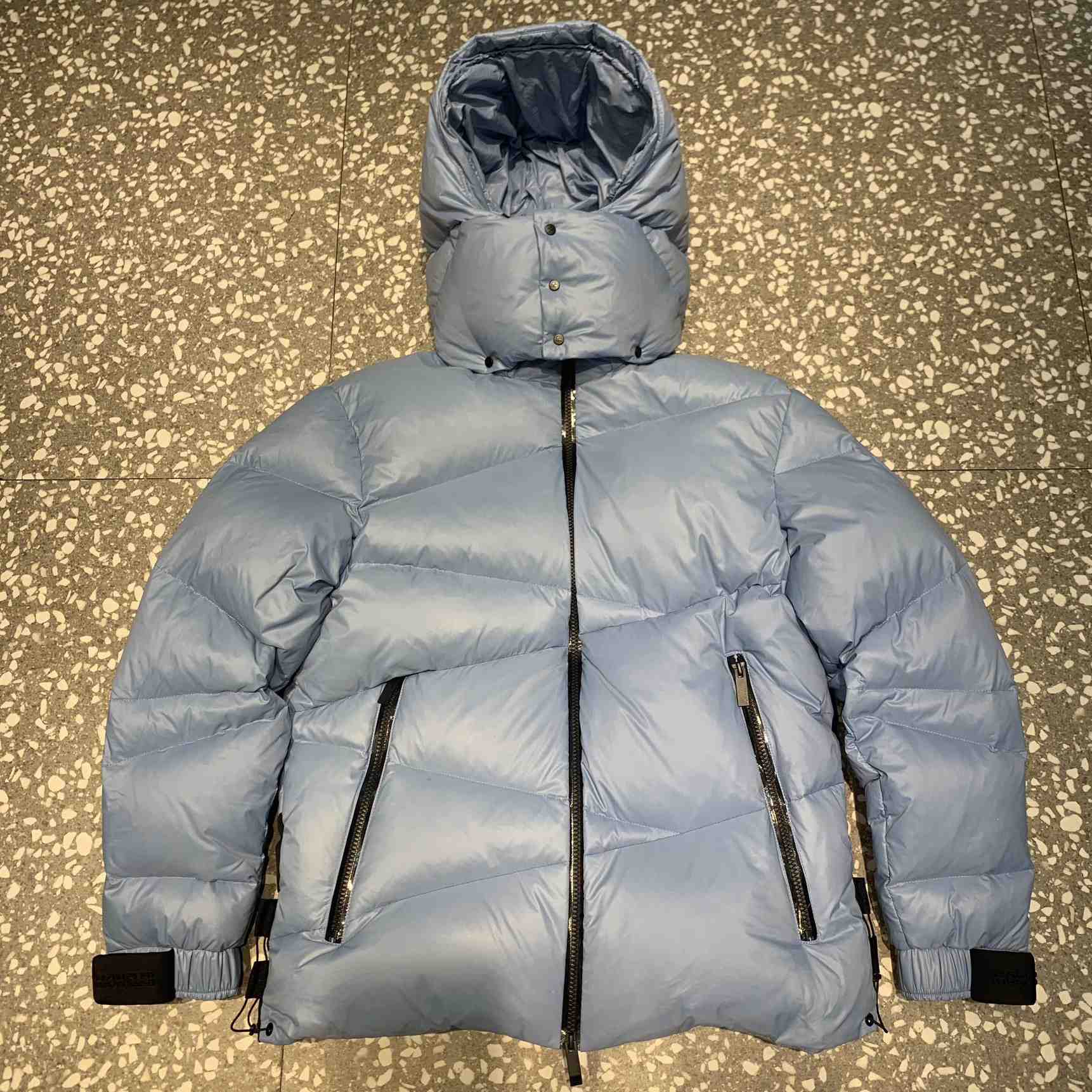 Moncler Yonne Short Down Jacket - DopestKickz