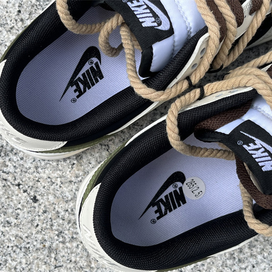 Nike SB Dunk Low Sneakers     DD1391-100 - DopestKickz