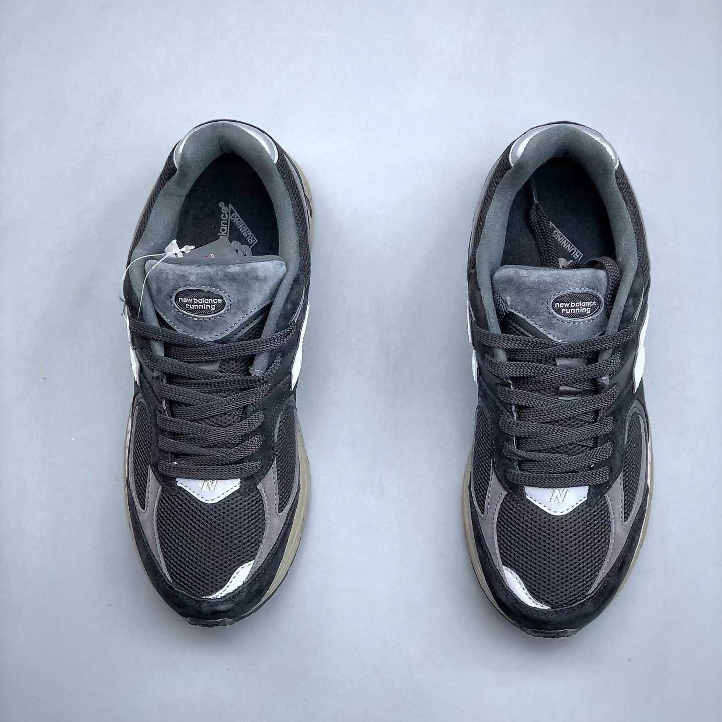 New Balance 2002R Trainers - DopestKickz