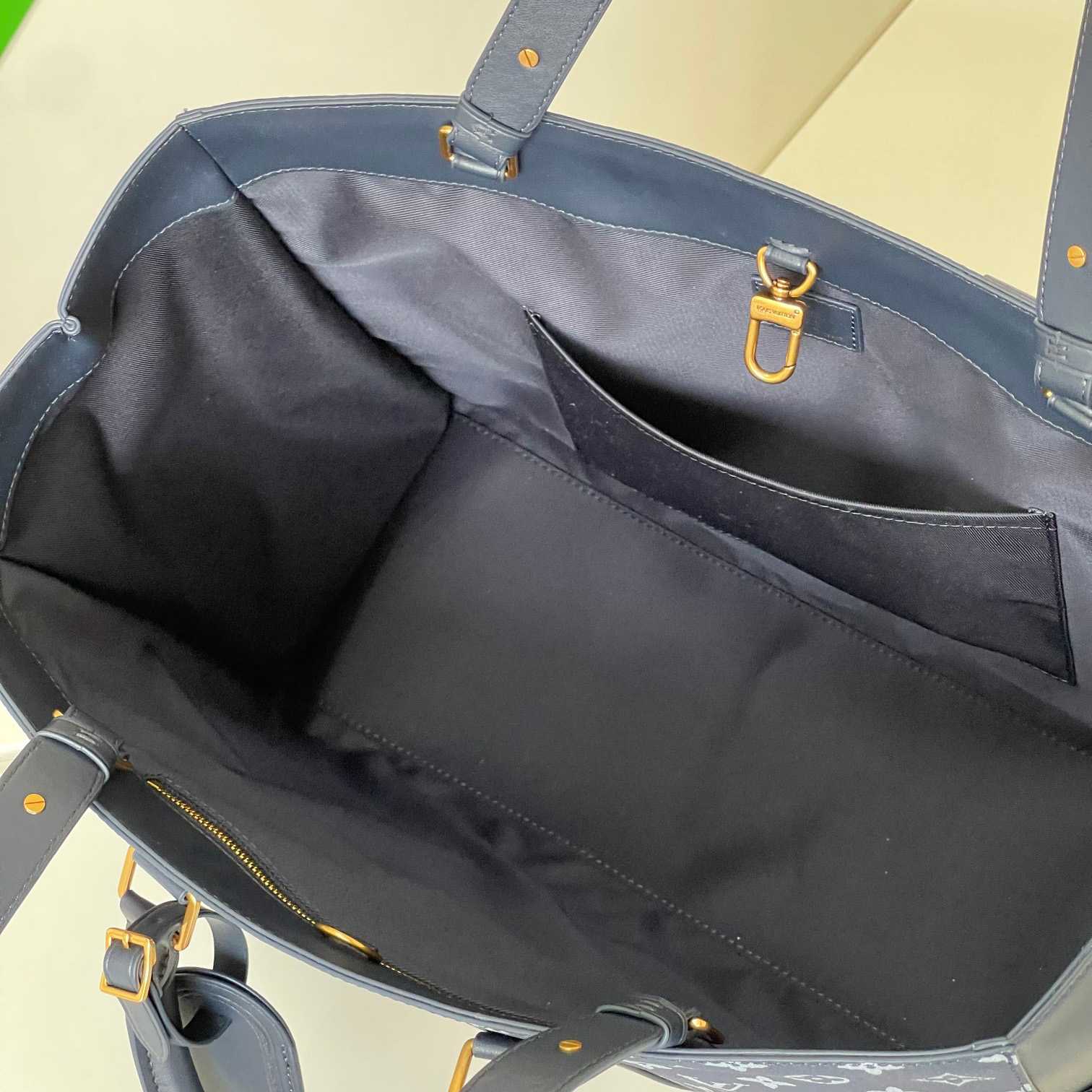 Louis Vuitton Sac Plat 24H (43 x 34 x 17.5cm)  M46812 - DopestKickz