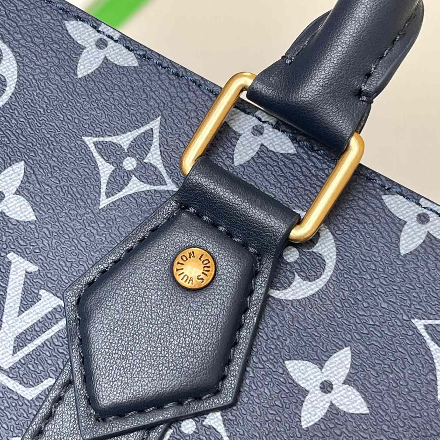 Louis Vuitton Sac Plat 24H (43 x 34 x 17.5cm)  M46812 - DopestKickz