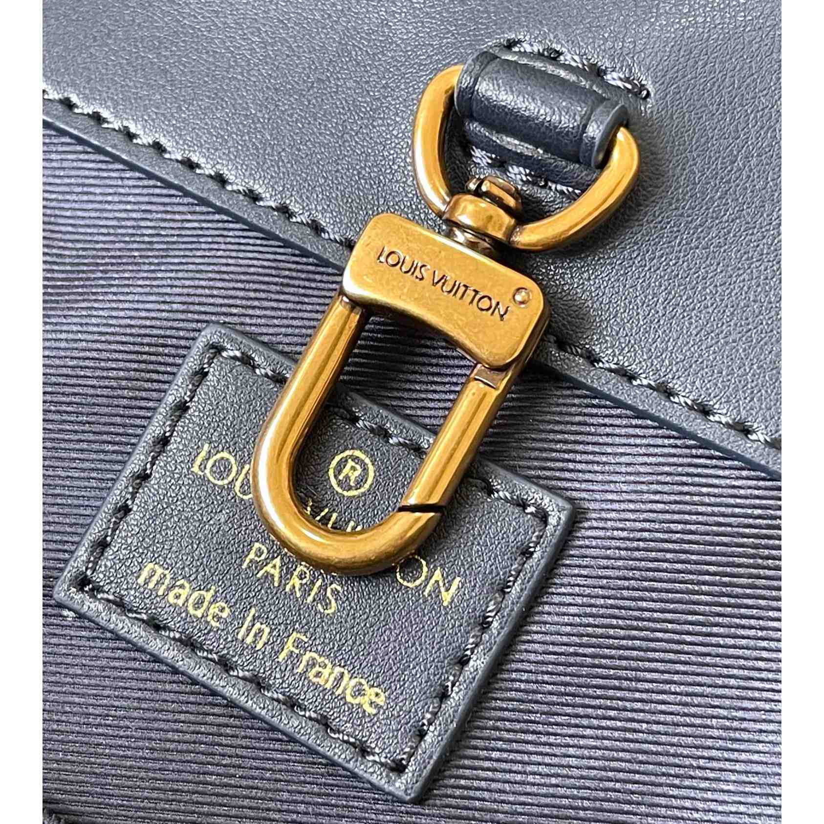 Louis Vuitton Sac Plat 24H (43 x 34 x 17.5cm)  M46812 - DopestKickz